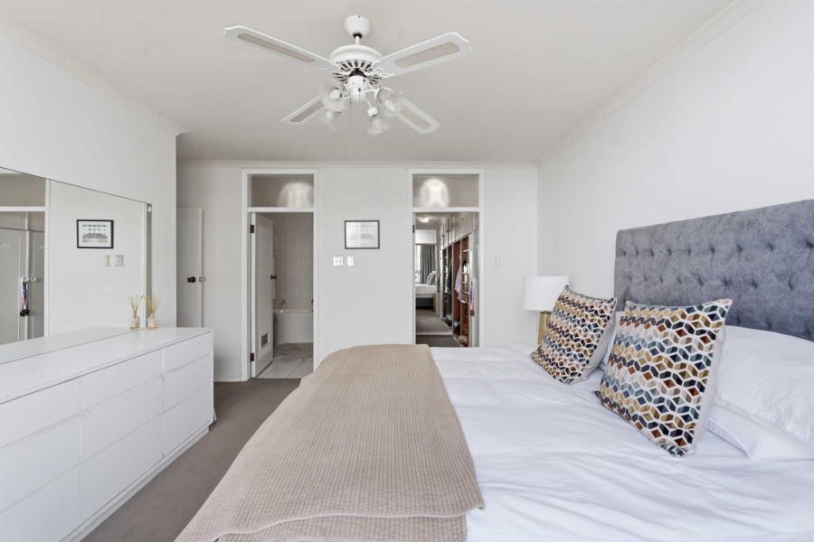 2 Bedroom Property for Sale in Sea Point Western Cape